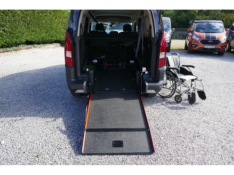 Peugeot Allied Horizon RS Lwb 5 seat plus one Wheelchair 1.5 5dr WAV Manual Diesel