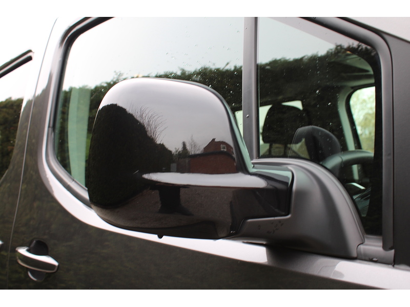 Peugeot Allied Horizon RS Lwb 5 seat plus one Wheelchair 1.5 5dr WAV Manual Diesel