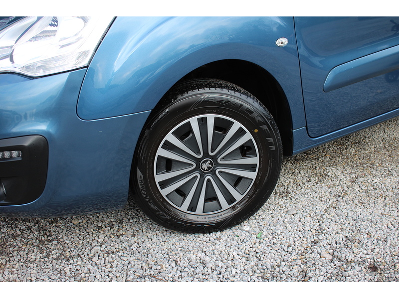 Peugeot BlueHDi Allure Automatic 5 seater Allied Horiozon plus one wheelchair 1.6 5dr MPV Automatic Diesel