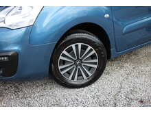 Peugeot Partner Tepee BlueHDi Allure Automatic 5 seater Allied Horiozon plus one wheelchair