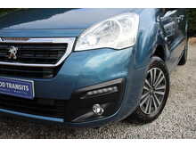 Peugeot Partner Tepee BlueHDi Allure Automatic 5 seater Allied Horiozon plus one wheelchair