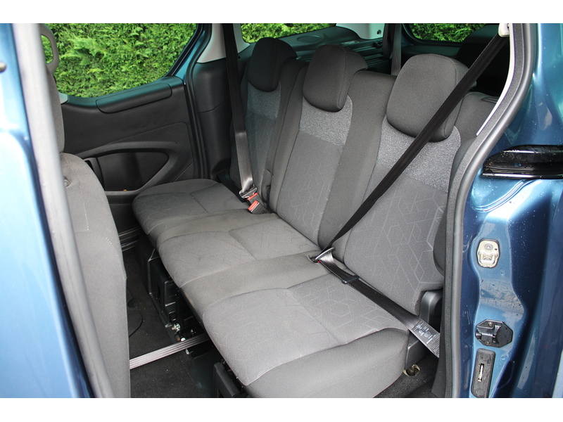 Peugeot BlueHDi Allure Automatic 5 seater Allied Horiozon plus one wheelchair 1.6 5dr MPV Automatic Diesel