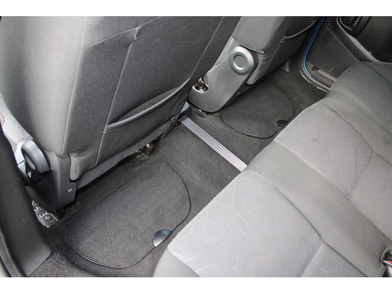 Peugeot BlueHDi Allure Automatic 5 seater Allied Horiozon plus one wheelchair 1.6 5dr MPV Automatic Diesel