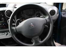 Peugeot Partner Tepee BlueHDi Allure Automatic 5 seater Allied Horiozon plus one wheelchair