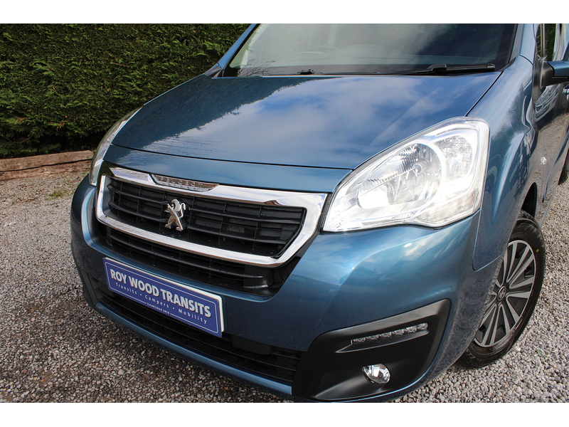 Peugeot BlueHDi Allure Automatic 5 seater Allied Horiozon plus one wheelchair 1.6 5dr MPV Automatic Diesel