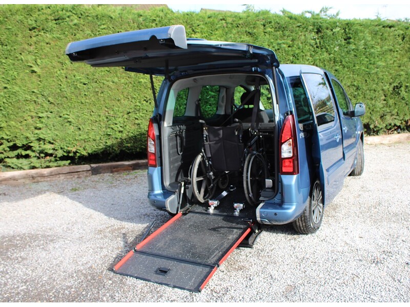 Peugeot BlueHDi Allure Automatic 5 seater Allied Horiozon plus one wheelchair 1.6 5dr MPV Automatic Diesel