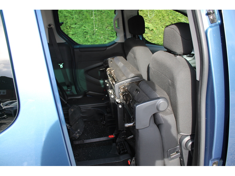 Peugeot BlueHDi Allure Automatic 5 seater Allied Horiozon plus one wheelchair 1.6 5dr MPV Automatic Diesel