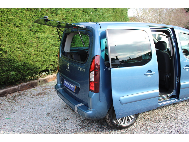 Peugeot BlueHDi Allure Automatic 5 seater Allied Horiozon plus one wheelchair 1.6 5dr MPV Automatic Diesel