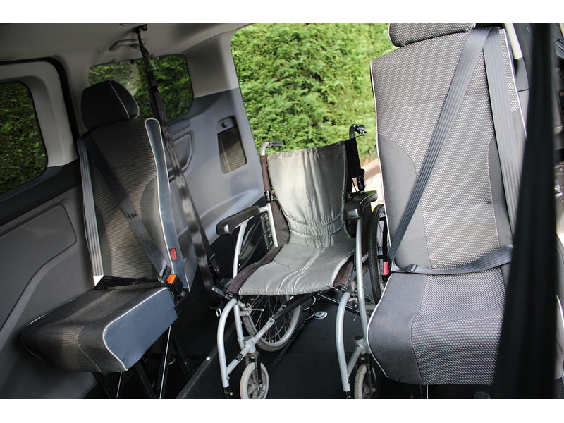Ford Automatic GM Quantum Wheelchair access car, Turney electric passenger seat 2.0 5dr WAV Automatic Diesel