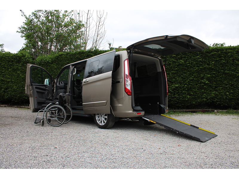 Ford Automatic GM Quantum Wheelchair access car, Turney electric passenger seat 2.0 5dr WAV Automatic Diesel