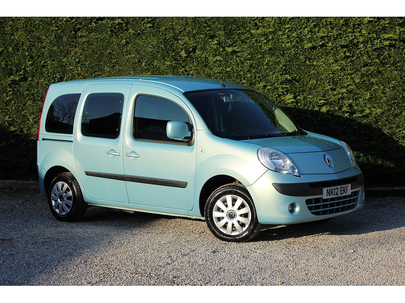 Renault Expression - 3 seat wheelchair car - Automotive conversion 1.6 5dr WAV Automatic Petrol