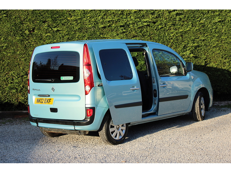 Renault Expression - 3 seat wheelchair car - Automotive conversion 1.6 5dr WAV Automatic Petrol