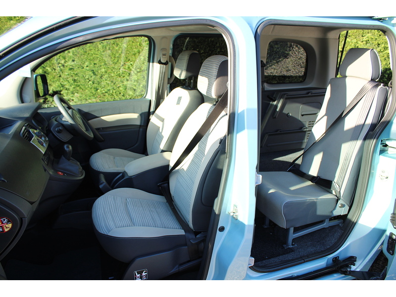 Renault Expression - 3 seat wheelchair car - Automotive conversion 1.6 5dr WAV Automatic Petrol