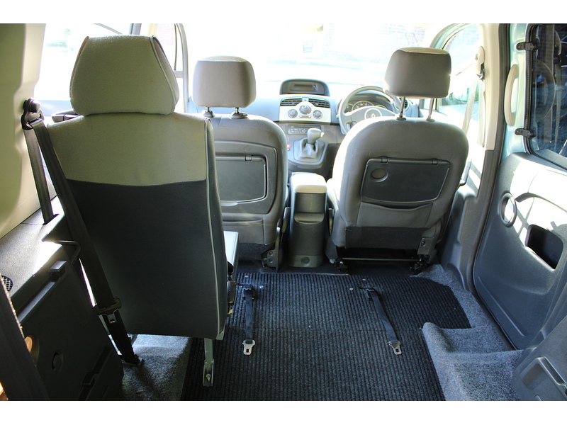 Renault Expression - 3 seat wheelchair car - Automotive conversion 1.6 5dr WAV Automatic Petrol