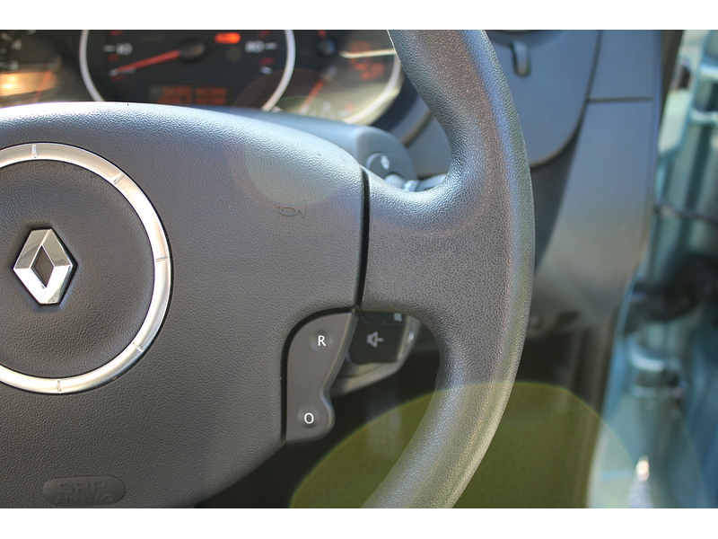 Renault Expression - 3 seat wheelchair car - Automotive conversion 1.6 5dr WAV Automatic Petrol