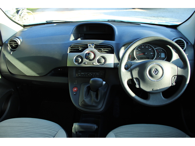 Renault Expression - 3 seat wheelchair car - Automotive conversion 1.6 5dr WAV Automatic Petrol