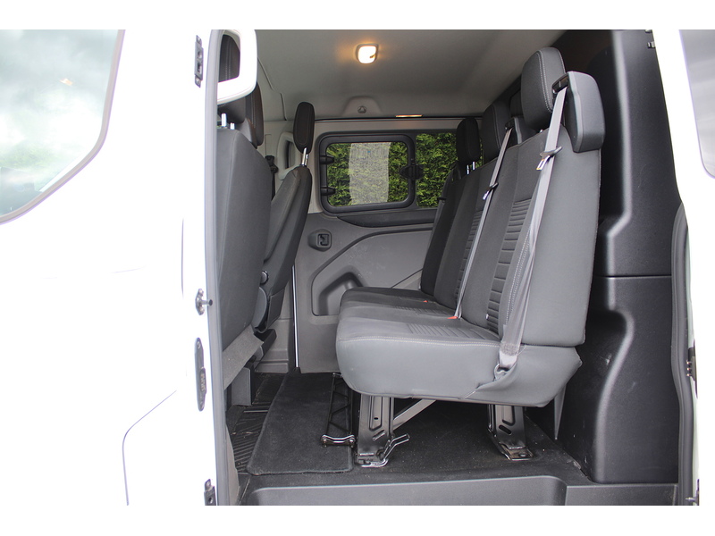 Ford 320 L2 DCiV Limited Auto Van 130ps Euro 6 2.0 5dr Combi Van Automatic Diesel