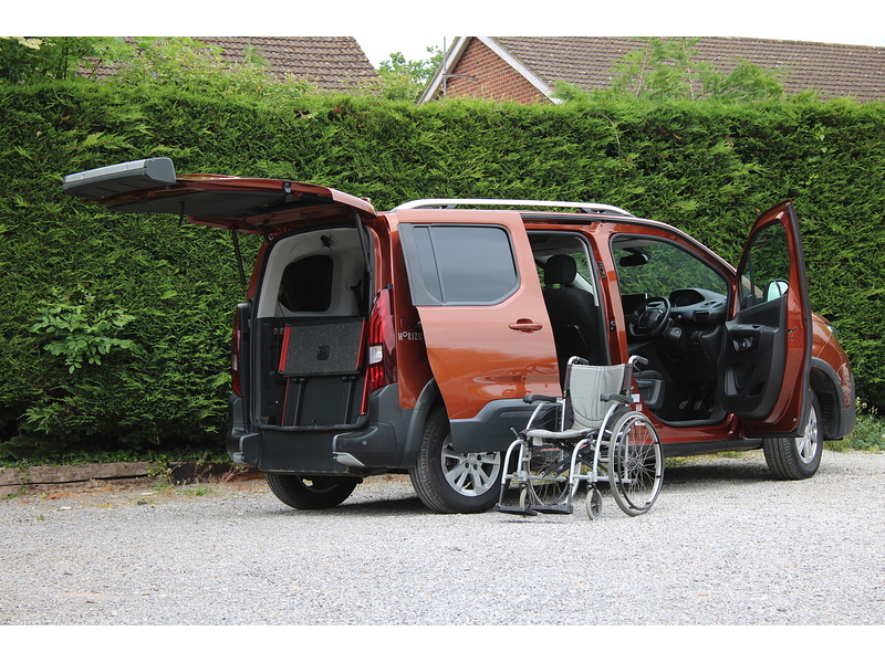 Peugeot Allure PureTech Petrol Automatic Allied Horizon RE Wheelchair access car 1.2 5dr WAV Automatic Petrol
