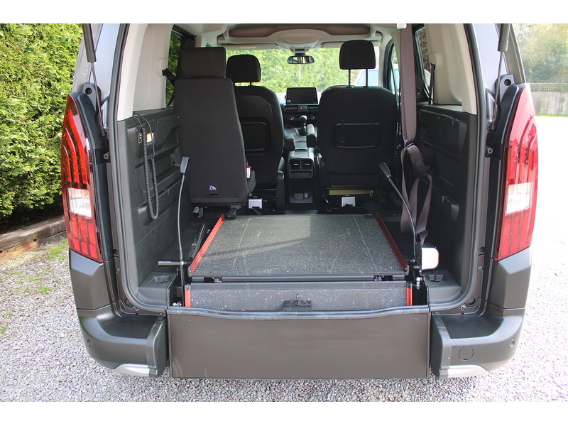 Peugeot Allied Horizon Wheelchair access car - GREAT CONDITION AND IN STOCK TODAY 1.5 5dr WAV Manual Diesel