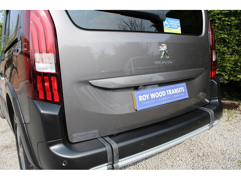 Peugeot Allied Horizon Wheelchair access car - GREAT CONDITION AND IN STOCK TODAY 1.5 5dr WAV Manual Diesel