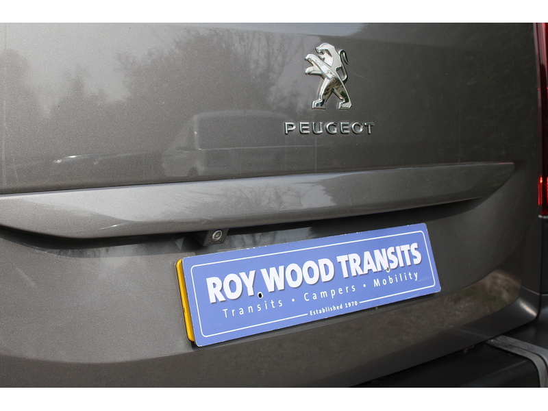 Peugeot Allied Horizon Wheelchair access car - GREAT CONDITION AND IN STOCK TODAY 1.5 5dr WAV Manual Diesel