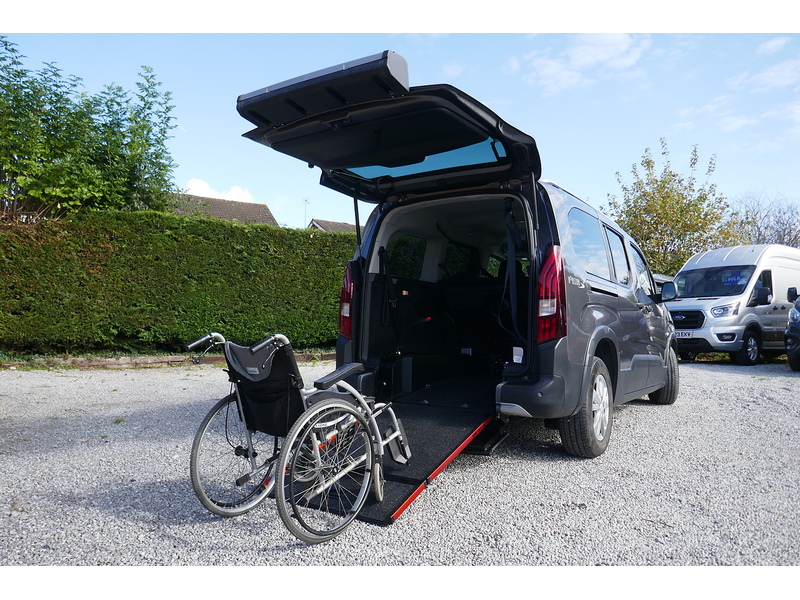 Peugeot Auto Allure - Allied Horizon RS - Lwb - Genuine 5 seats plus one wheelchair 1.5 5dr WAV Automatic Diesel