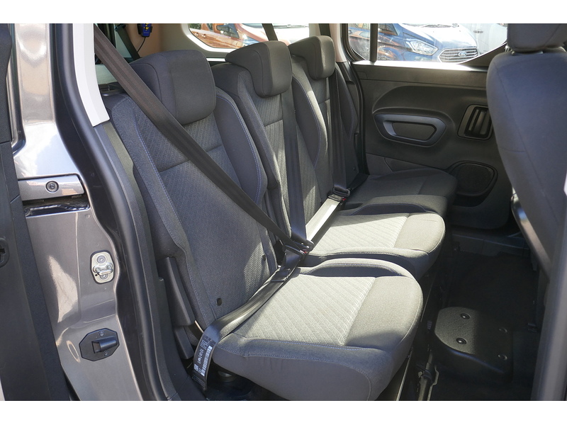 Peugeot Auto Allure - Allied Horizon RS - Lwb - Genuine 5 seats plus one wheelchair 1.5 5dr WAV Automatic Diesel