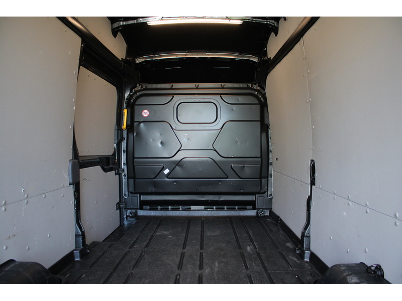 Ford 350 L4 H3 Limited - 165ps RWD - HUGE Cube high spec van 2.0 5dr large van Manual Diesel