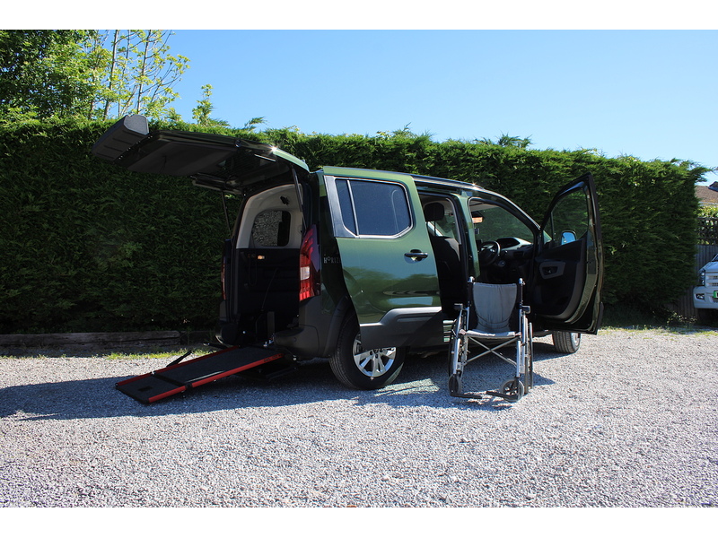 Peugeot Allure Allied Horizon RE 4 setas plus one wheelchair car 1.5 5dr WAV Manual Diesel