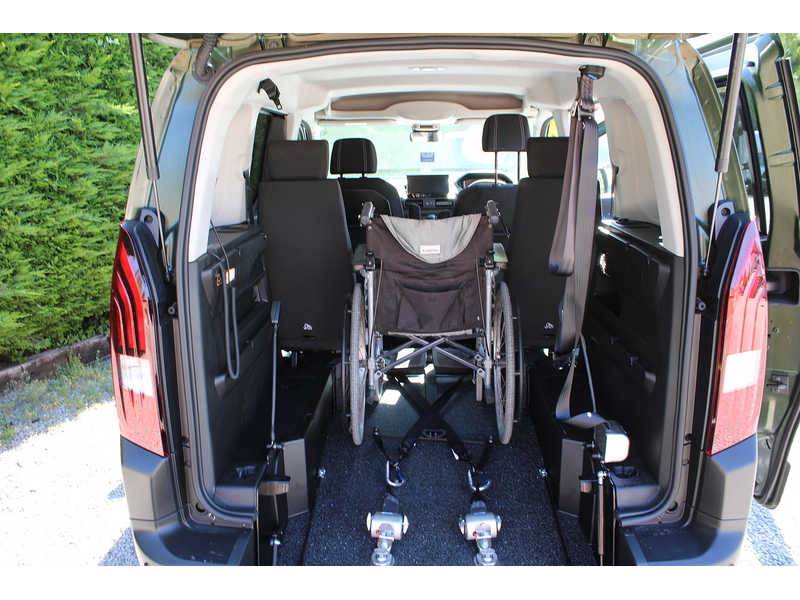 Peugeot Allure Allied Horizon RE 4 setas plus one wheelchair car 1.5 5dr WAV Manual Diesel