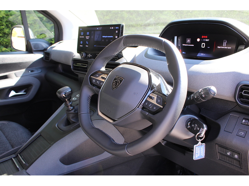 Peugeot Allure Allied Horizon RE 4 setas plus one wheelchair car 1.5 5dr WAV Manual Diesel