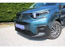 Citroen Berlingo HDi Plus (M) Automotive Group Wheel chair access converted car