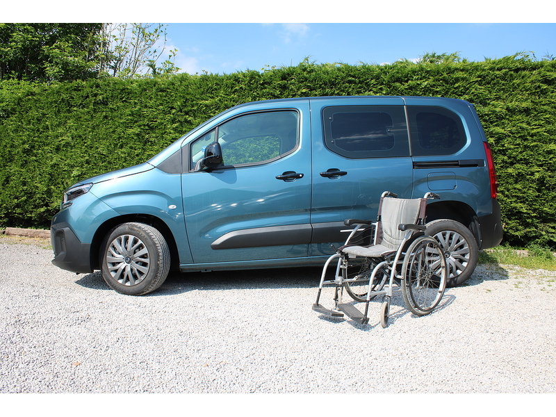 Citroen HDi Plus (M) Automotive Group Wheel chair access converted car 1.5 5dr WAV Manual Diesel