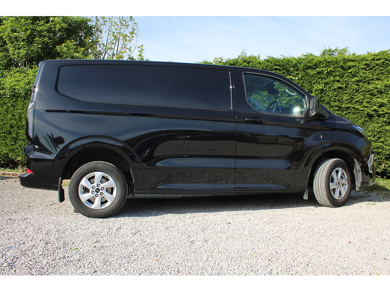 Ford 280 L1 Limited 136ps Euro 6 Automatic - Low miles 2.0 5dr medium van Automatic Diesel