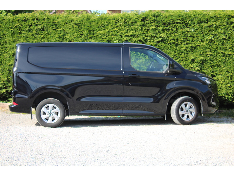 Ford 280 L1 Limited 136ps Euro 6 Automatic - Low miles 2.0 5dr medium van Automatic Diesel