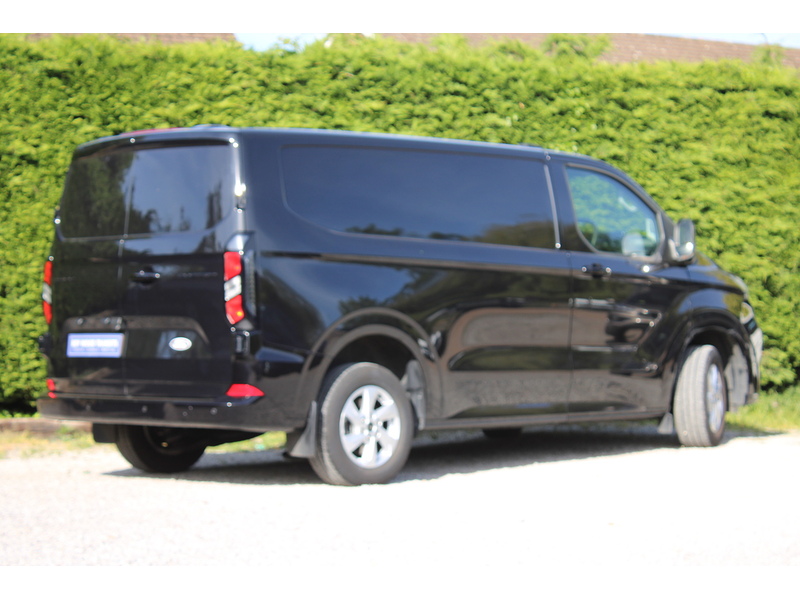 Ford 280 L1 Limited 136ps Euro 6 Automatic - Low miles 2.0 5dr medium van Automatic Diesel