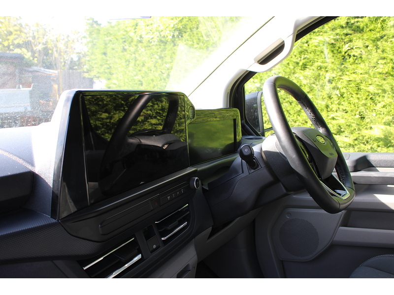 Ford 280 L1 Limited 136ps Euro 6 Automatic - Low miles 2.0 5dr medium van Automatic Diesel