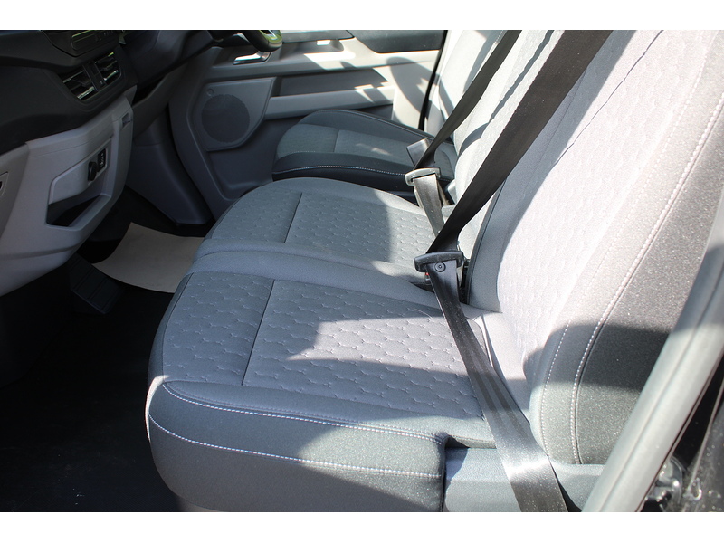 Ford 280 L1 Limited 136ps Euro 6 Automatic - Low miles 2.0 5dr medium van Automatic Diesel