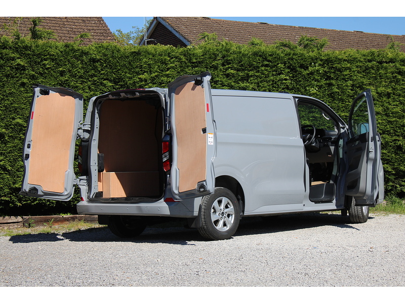 Ford 320 Duratec L1 H1 Limited Petrol Plug-in Hybrid 2.5 5dr medium van Automatic Petrol Plug-in Hybrid