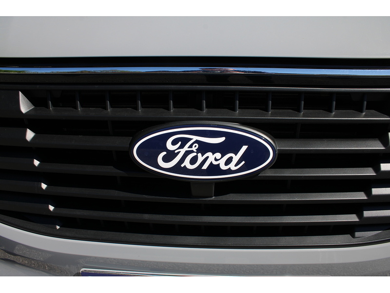 Ford 320 Duratec L1 H1 Limited Petrol Plug-in Hybrid 2.5 5dr medium van Automatic Petrol Plug-in Hybrid