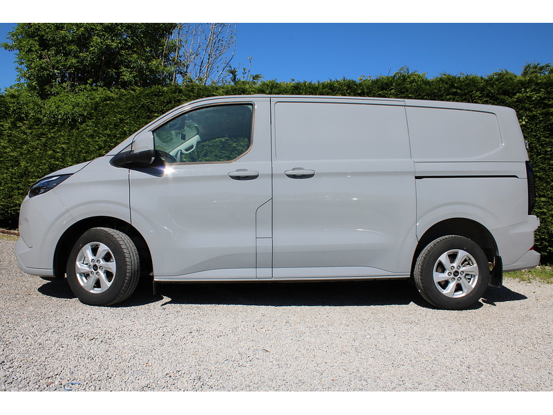 Ford 320 Duratec L1 H1 Limited Petrol Plug-in Hybrid 2.5 5dr medium van Automatic Petrol Plug-in Hybrid