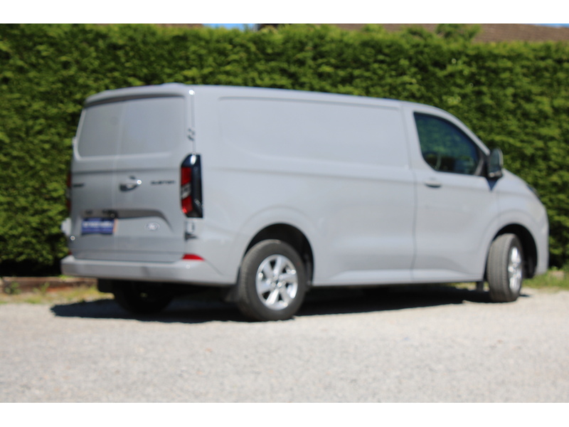 Ford 320 Duratec L1 H1 Limited Petrol Plug-in Hybrid 2.5 5dr medium van Automatic Petrol Plug-in Hybrid