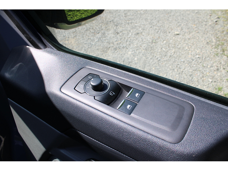 Ford 320 Duratec L1 H1 Limited Petrol Plug-in Hybrid 2.5 5dr medium van Automatic Petrol Plug-in Hybrid