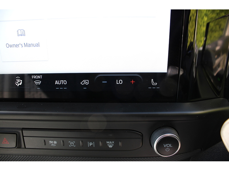 Ford 320 Duratec L1 H1 Limited Petrol Plug-in Hybrid 2.5 5dr medium van Automatic Petrol Plug-in Hybrid