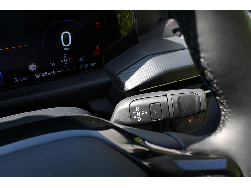 Ford 320 Duratec L1 H1 Limited Petrol Plug-in Hybrid 2.5 5dr medium van Automatic Petrol Plug-in Hybrid