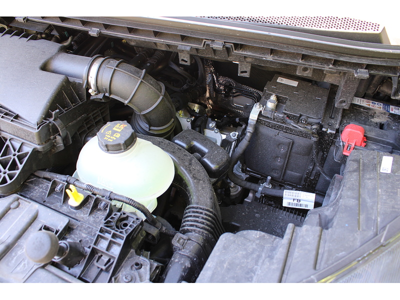Ford 320 Duratec L1 H1 Limited Petrol Plug-in Hybrid 2.5 5dr medium van Automatic Petrol Plug-in Hybrid
