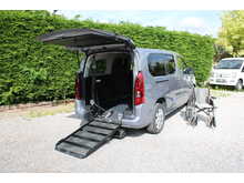 Vauxhall Combo Life Petrol Automatci Wheelchair access car - Gowrings mobility converted