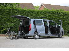 Vauxhall Combo Life Petrol Automatci Wheelchair access car - Gowrings mobility converted