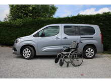 Vauxhall Combo Life Petrol Automatci Wheelchair access car - Gowrings mobility converted