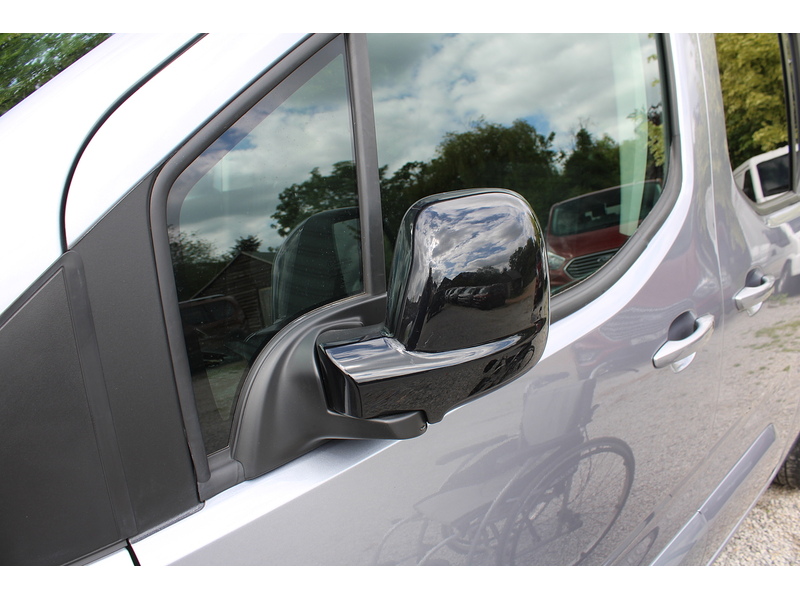 Vauxhall Petrol Automatic Wheelchair access car - Gowrings mobility converted 1.2 5dr WAV Automatic Petrol